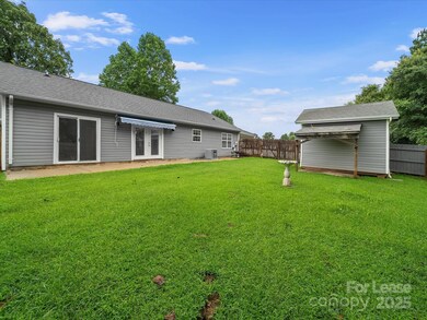 1585 Nathanial St, Newton, NC 28658 - photo 6