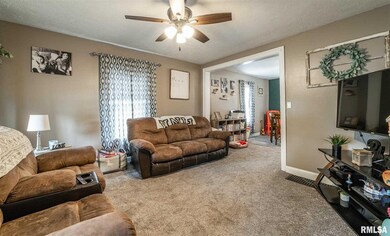 719 Tremont St, Lincoln, IL 62656 - photo 4