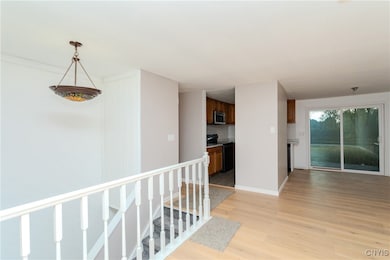 8423 Torchwood Ln, Cicero, NY 13039 - photo 7