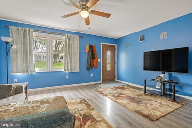 2105 Oswego Dr, Columbia, PA 17512 - photo 5