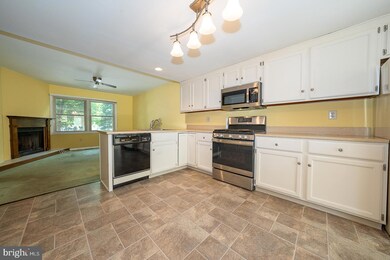 102 Beacon Square unit 12, Chesterbrook, PA 19087 - photo 5