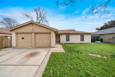 8930 Deer Trail Dr, Houston, TX 77088 - photo 2