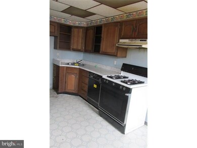 217 Golf Rd, Darby, PA 19023 - photo 3