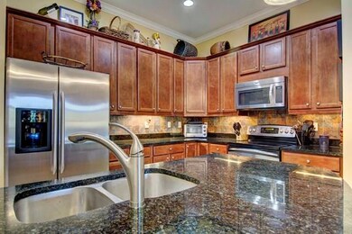 Kitchen with Granite/Stainless
