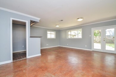 2126 Saxon Dr, Houston, TX 77018 - photo 6