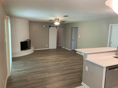 380 Windsor Square, Alvin, TX 77511 - photo 4