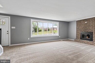 113 Sharon Rd, Enola, PA 17025 - photo 4