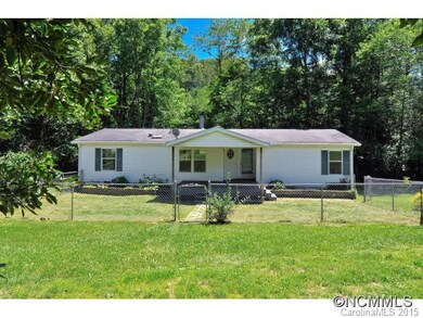 Fenced front area & porch