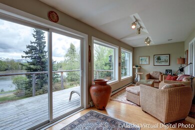 Large Sunroom W/View Of Bayshore Lake