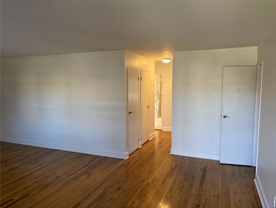 210 Farber Dr unit 210, West Babylon, NY 11704 - photo 4