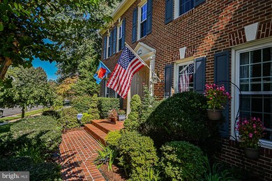 8519 Oak Pointe Way, Fairfax Station, VA 22039 - photo 2