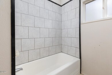 1051 SE Gaither Way, Toledo