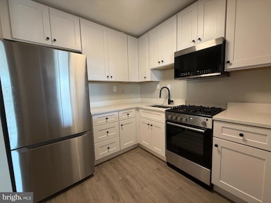The Carlton unit 610, Arlington, VA 22204 - photo 2