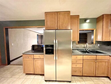 505 E Walnut St, Converse, IN 46919 - photo 4