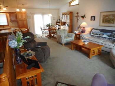 2907 W 4th St, Cedar Falls, IA 50613 - photo 6