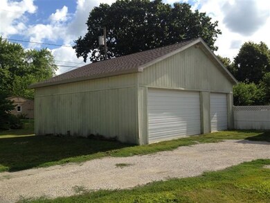 3 Car Garage