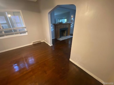 8833 Cloverlawn St, Detroit, MI 48204 - photo 5