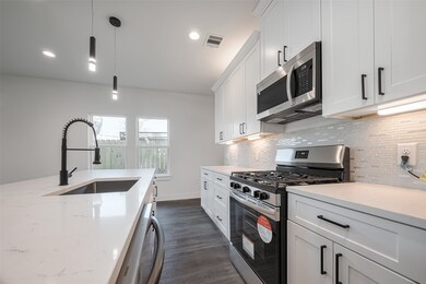 1353 Dewalt St unit A, Houston, TX 77088 - photo 2