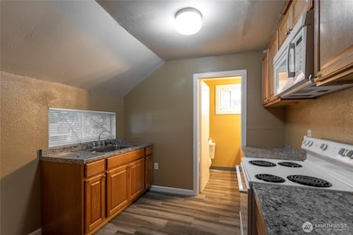 565 Mcnaught Rd S unit 1&2, Roy, WA 98580 - photo 6