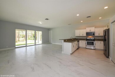 06_1656977thlanen_92_KitchenDiningRoom_H