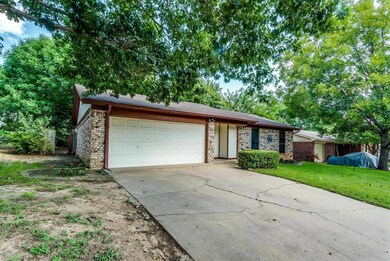 321 Cherry St, Weatherford, TX 76086 - photo 2