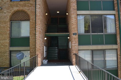 483 N Armistead St unit 102, Alexandria, VA 22312 - photo 3