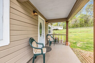 104 Poplar St, Rossville, GA 30741 - photo 7