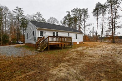 Nice sized back deck for grilling