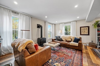 13 Blackstone St, Mendon, MA 01756 - photo 5