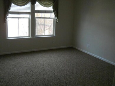 Shining Star MASTER_BEDROOM
