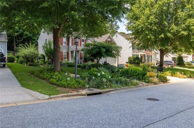 301 Jamestown Oaks Dr, Jamestown, NC 27282 - photo 3