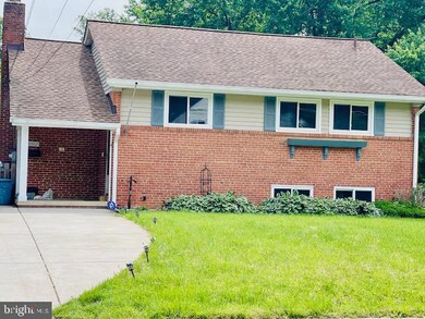 10907 Maple St, Fairfax, VA 22030 - photo 4