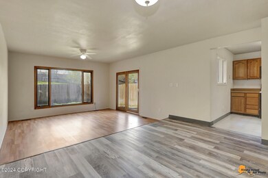 337 Krane Dr, Anchorage, AK 99504 - photo 4