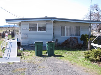 5538 Avalon St, Klamath Falls, OR 97603 - photo 2