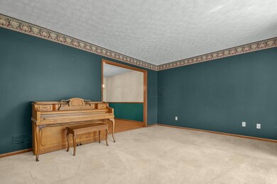 402 Woodbrie Ct, Columbus, OH 43230 - photo 6