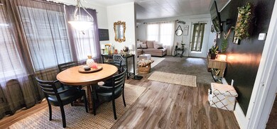 109 Maple Terrace dining room