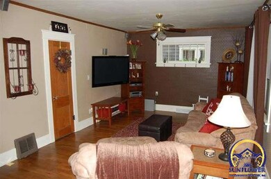 1305 SW Wayne Ave, Topeka, KS 66604 - photo 4