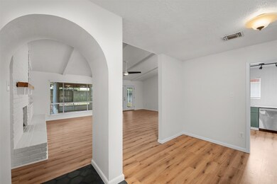 16430 Barcelona Dr, Friendswood, TX 77546 - photo 6