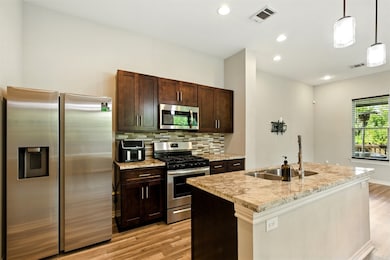 5105 Ricky St unit B, Houston, TX 77033 - photo 4