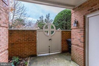 1309 Garden Wall Ct unit 801, Reston, VA 20194 - photo 7