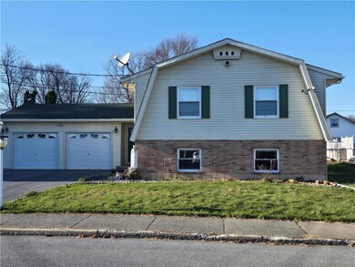 647 W Union St, Whitehall, PA 18052 - photo 2