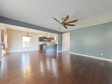 4-web-or-mls-8-Living Room - 2025-07-17T