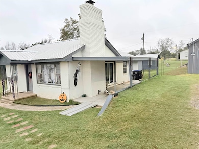 809 W Blakely St, Rush Springs, OK 73082 - photo 2