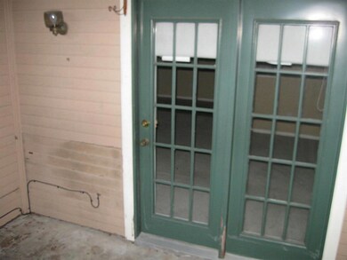 7402 Alabonson Rd unit 703, Houston, TX 77088 - photo 6