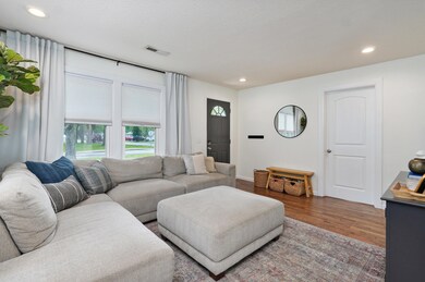301 E Cherry St-3
