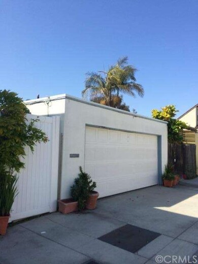 Detached 2-car garage
