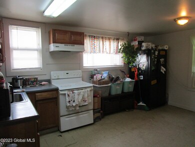 18 Benjamin St, Albany, NY 12202 - photo 6