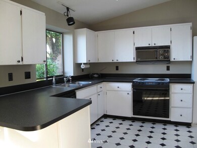 unlisted-address, Longview, WA 98632 - photo 4