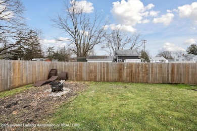 816 Orchard Glen Ave, Lansing, MI 48906 - photo 7