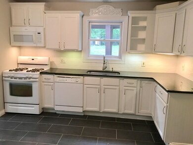 247 Locust Dr, Milford, PA 18337 - photo 3